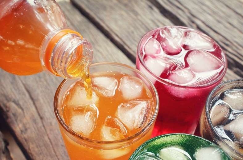 آیا نوشیدنی های شیرین خطر بیماری قلبی را افزایش می دهند؟