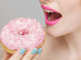 کم خوردن شکر و قند می تواند به تنظیم خلق و خوی شما کمک کند.