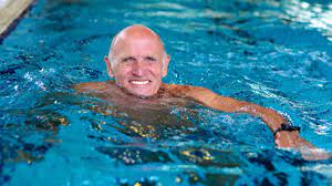 فواید شنا برای سالمندان